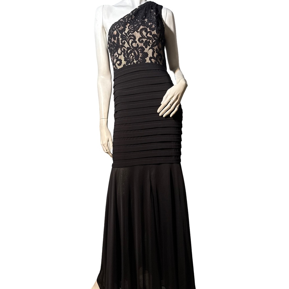 Cache Glamorous Black Lace One-Shoulder Maxi Dress
